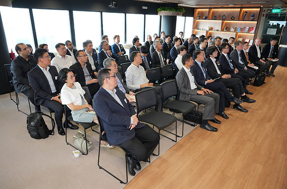 260903APWRK-AAIS-Japan Sg networking at EDB-R1_03230