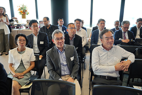 260903APWRK-AAIS-Japan Sg networking at EDB-R1_03420