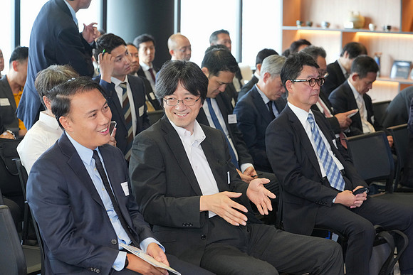 260903APWRK-AAIS-Japan Sg networking at EDB-R1_03031