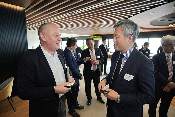260903APWRK-AAIS-Japan Sg networking at EDB-R1_03541