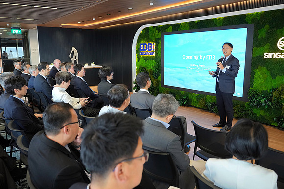 260903APWRK-AAIS-Japan Sg networking at EDB-R1_03119
