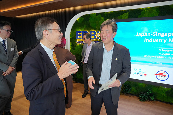 260903APWRK-AAIS-Japan Sg networking at EDB-R1_03460