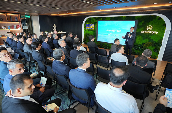 260903APWRK-AAIS-Japan Sg networking at EDB-R1_03187