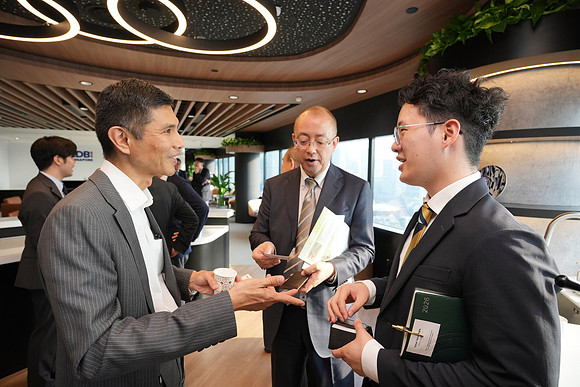 260903APWRK-AAIS-Japan Sg networking at EDB-R1_03617