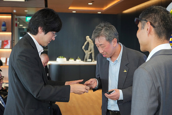 260903APWRK-AAIS-Japan Sg networking at EDB-R1_03025