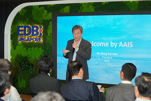 260903APWRK-AAIS-Japan Sg networking at EDB-R1_03058