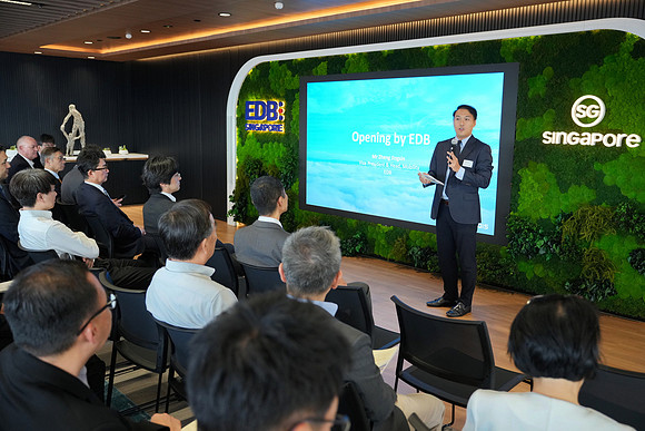 260903APWRK-AAIS-Japan Sg networking at EDB-R1_03182