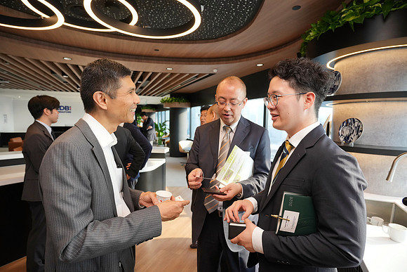 260903APWRK-AAIS-Japan Sg networking at EDB-R1_03619