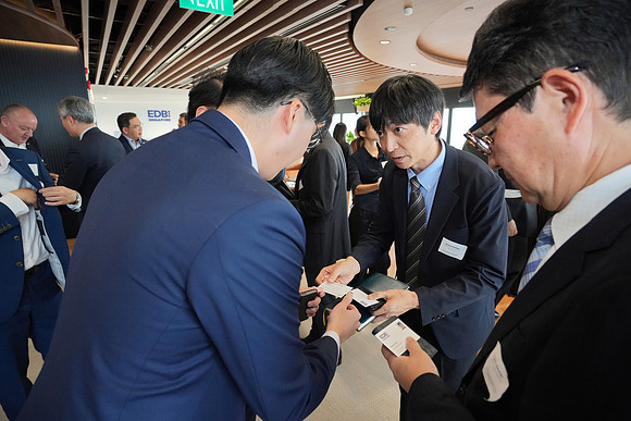 260903APWRK-AAIS-Japan Sg networking at EDB-R1_03526