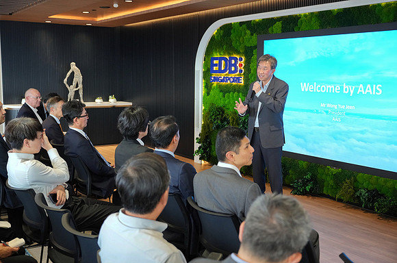 260903APWRK-AAIS-Japan Sg networking at EDB-R1_03097