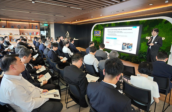 260903APWRK-AAIS-Japan Sg networking at EDB-R1_03333