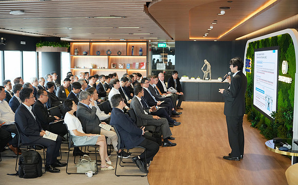 260903APWRK-AAIS-Japan Sg networking at EDB-R1_03383