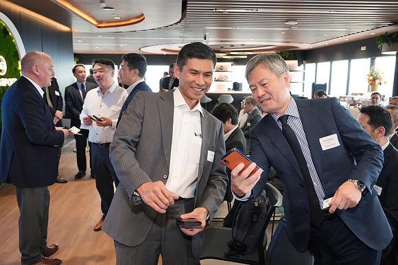 260903APWRK-AAIS-Japan Sg networking at EDB-R1_02990