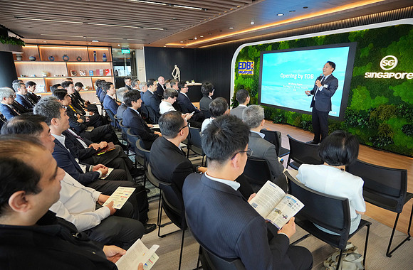 260903APWRK-AAIS-Japan Sg networking at EDB-R1_03129
