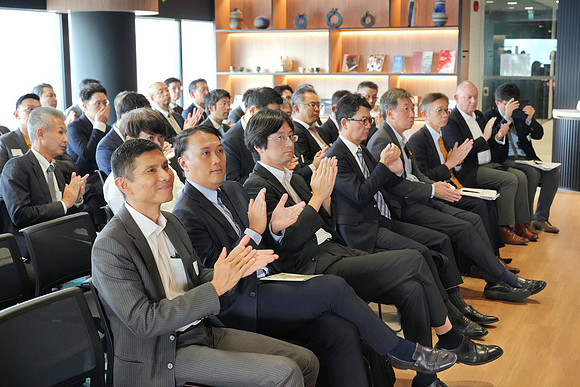 260903APWRK-AAIS-Japan Sg networking at EDB-R1_03273