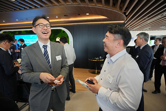 260903APWRK-AAIS-Japan Sg networking at EDB-R1_03536