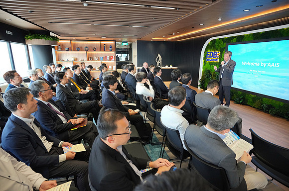 260903APWRK-AAIS-Japan Sg networking at EDB-R1_03093