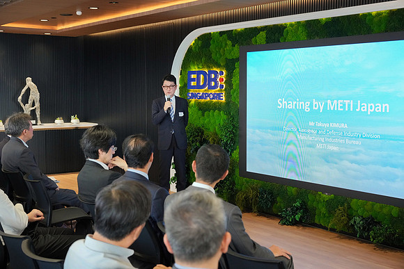 260903APWRK-AAIS-Japan Sg networking at EDB-R1_03318