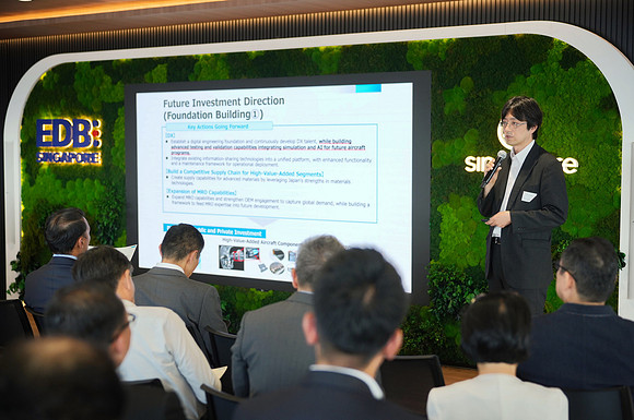 260903APWRK-AAIS-Japan Sg networking at EDB-R1_03365