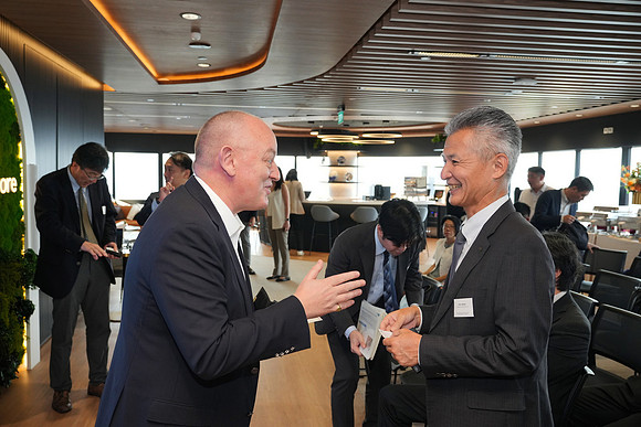 260903APWRK-AAIS-Japan Sg networking at EDB-R1_02968