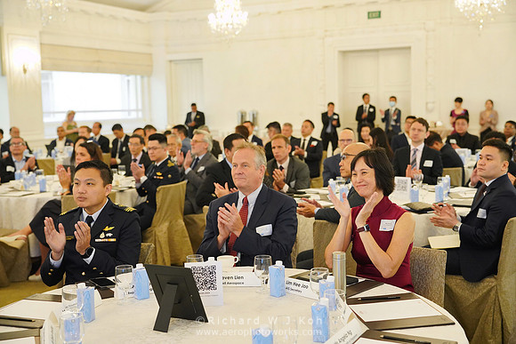 230721APWRK-AAIS-Aero Leadership Dialogue-0308-7R304568