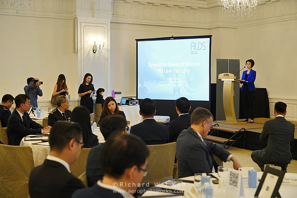 230721APWRK-AAIS-Aero Leadership Dialogue-0339-7R304597