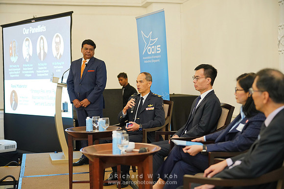 230721APWRK-AAIS-Aero Leadership Dialogue-0865-7R304847