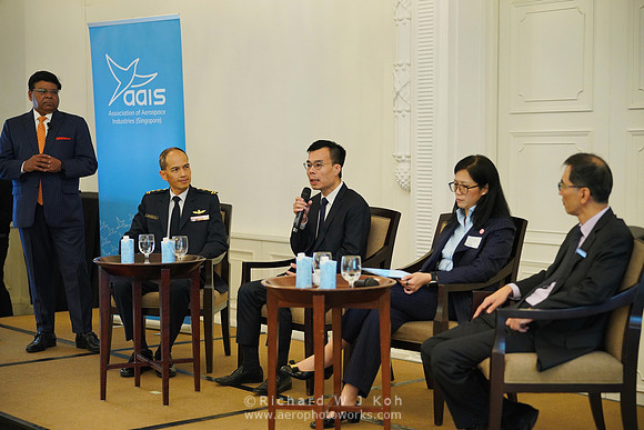 230721APWRK-AAIS-Aero Leadership Dialogue-0893-7R304875
