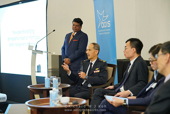 230721APWRK-AAIS-Aero Leadership Dialogue-1046-7R305021