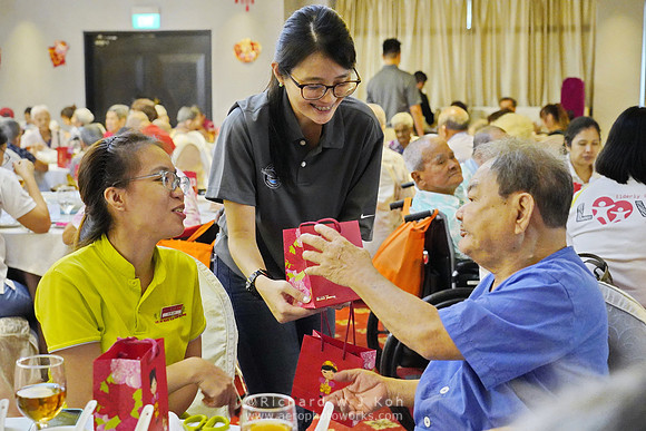 190130APWRK-AAIS-Aero Community Day, CNY lunch w elderly_RS31656