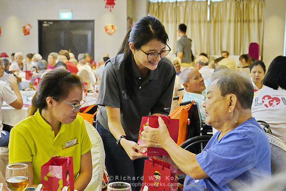 190130APWRK-AAIS-Aero Community Day, CNY lunch w elderly_RS31660