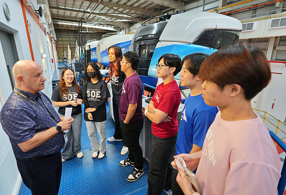 250515APWRK-AAIS-Aerospace Day-Boeing student visit-A1R00779