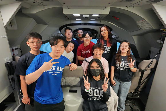 250515APWRK-AAIS-Aerospace Day-Boeing student visit-A1R00753
