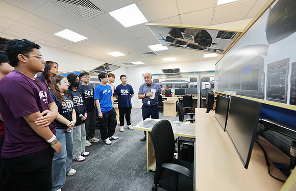 250515APWRK-AAIS-Aerospace Day-Boeing student visit-A1R00550