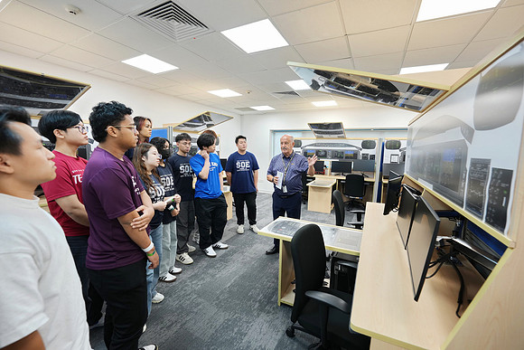 250515APWRK-AAIS-Aerospace Day-Boeing student visit-A1R00543