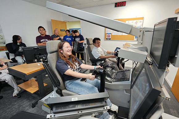 250515APWRK-AAIS-Aerospace Day-Boeing student visit-A1R00609